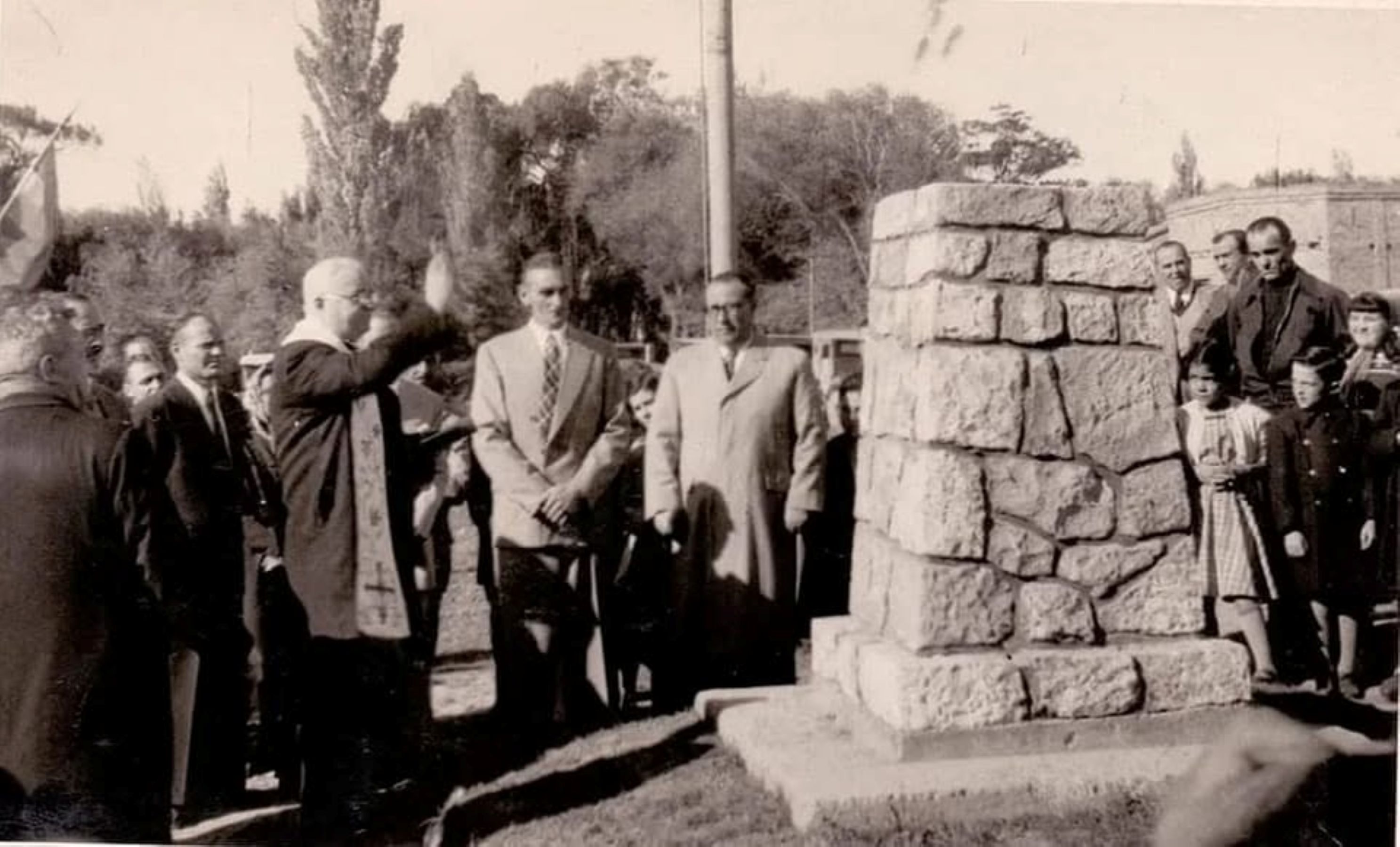 La misteriosa cápsula del tiempo de Viedma podría haberse enterrado en 1953