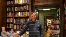 Imagen de «Una historia familiar”, de Daniel Guebel: una saga de inmigrantes entre el humor y la tragedia