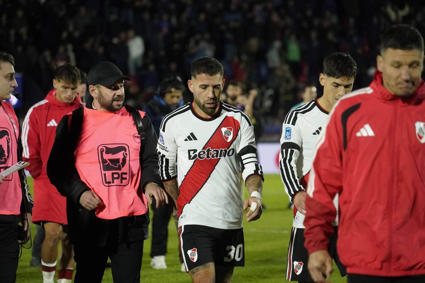 Otamendi admitió la crisis de River Plate tras caer ante Tigre