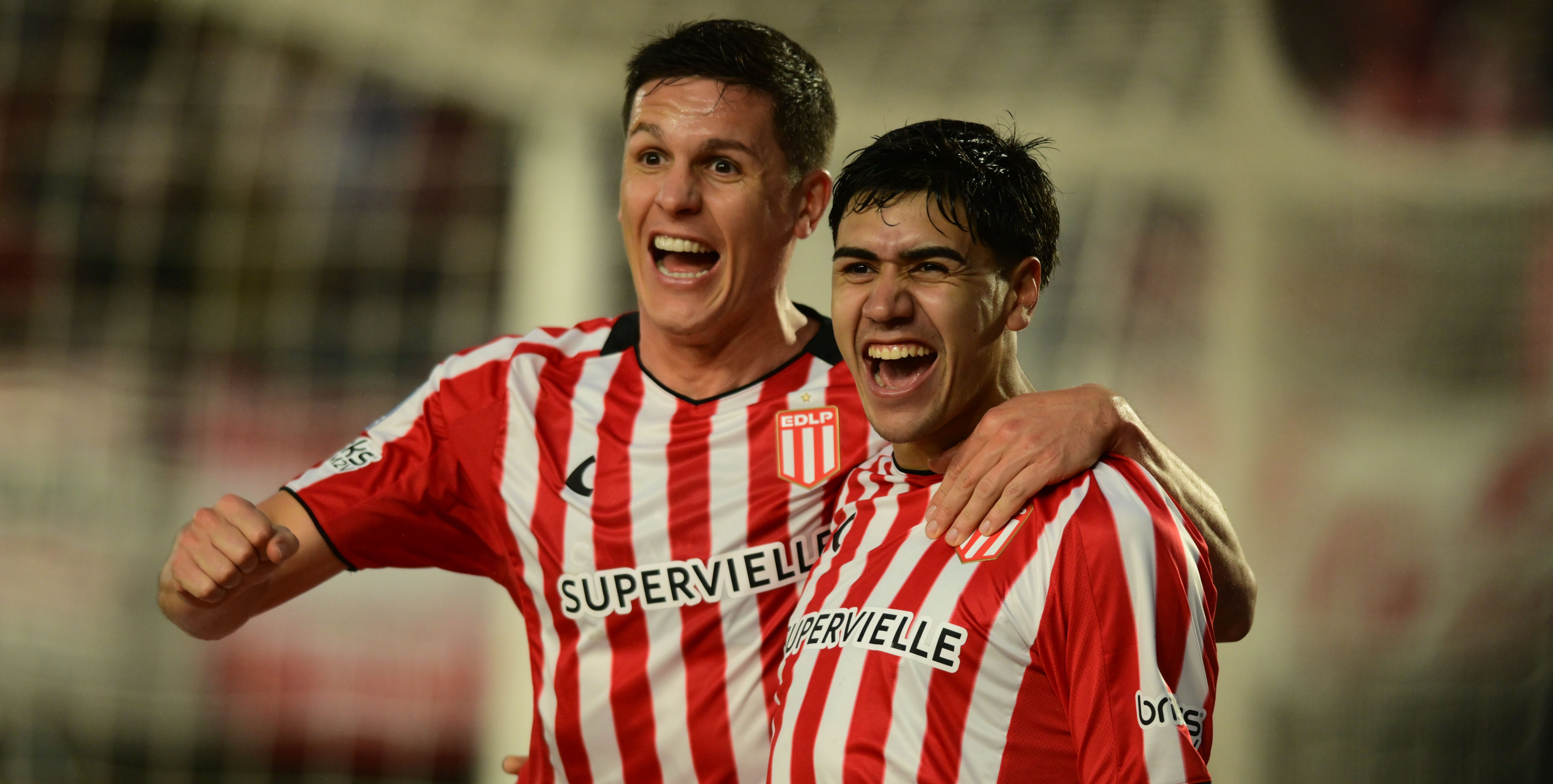 Estudiantes venció 4-0 a Gimnasia en un clásico con expulsiones