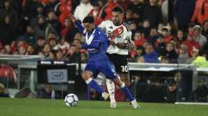 River Plate dejó escapar el triunfo y empató 2-2 con Vélez en el Monumental por el Clausura