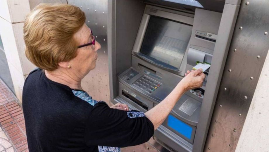 Pensiones ANSES: nuevos montos y fecha de cobro.-