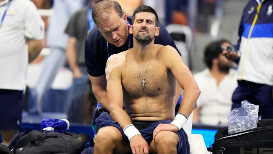 Novak la pasó mal ante Navone. Perdió en primera ronda y dejó pasar una gran oportunidad. (AP)