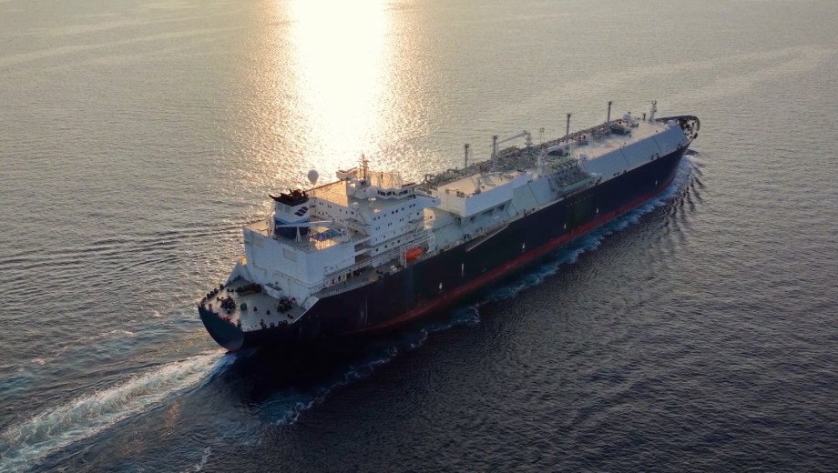 El novedoso método japonés de YPF para bajar costos: cómo es la "subasta inversa" para el megaproyecto de US$51.000 millones