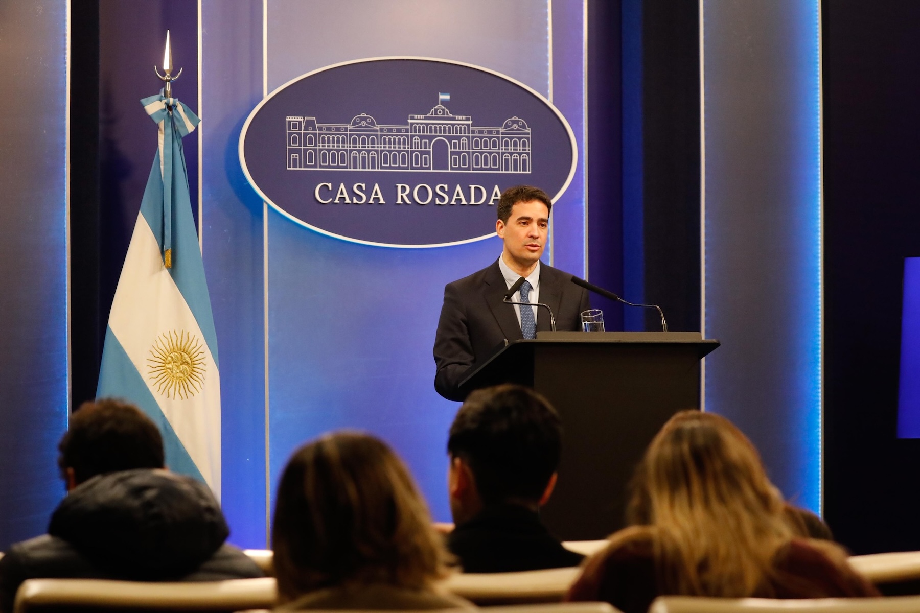 El Gobierno defiende concesiones de rutas sin aclarar destino de fondos