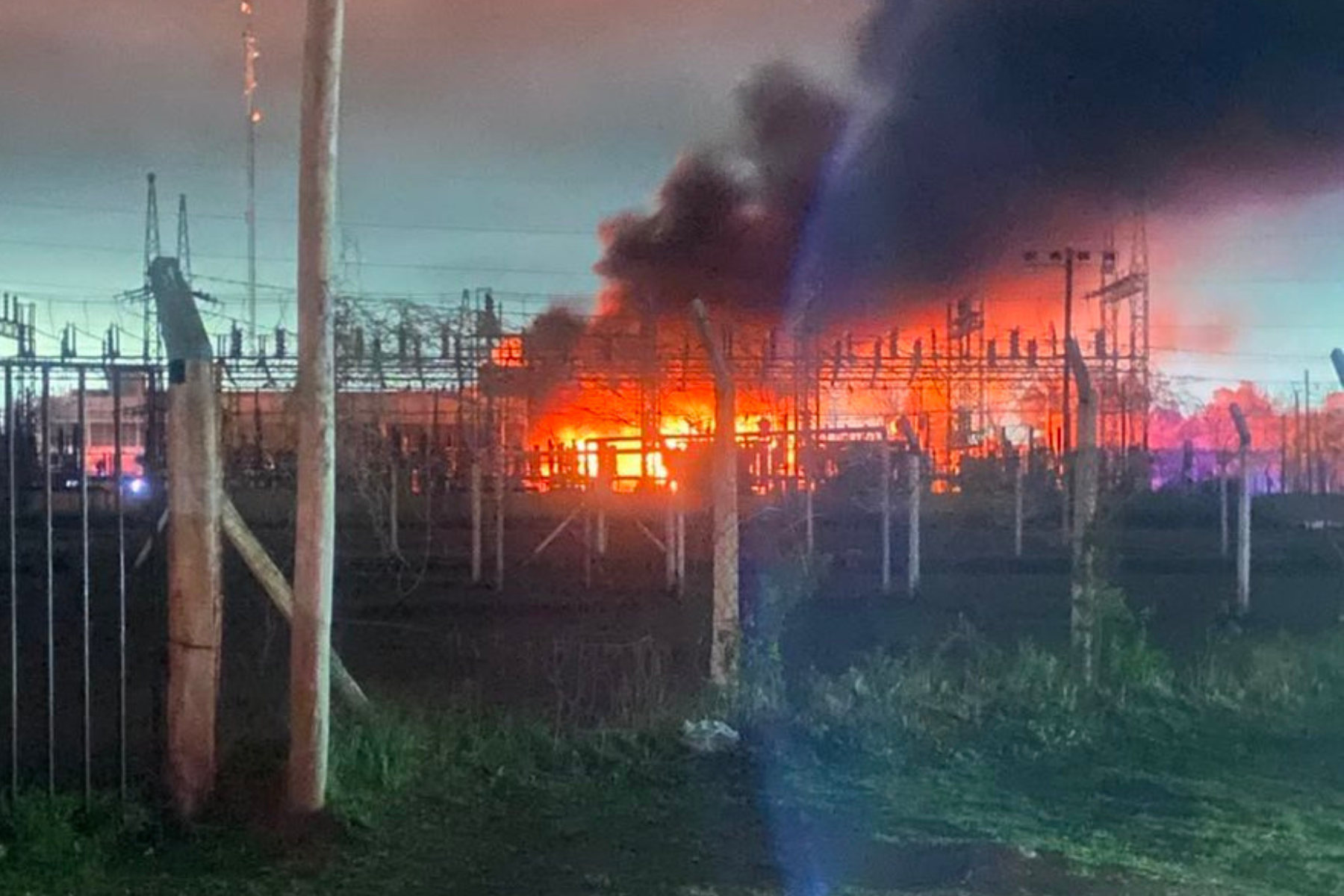 Explosión en central eléctrica de La Plata causa cortes de luz