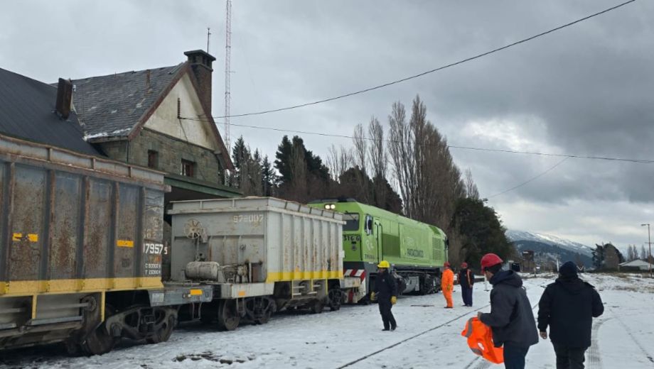La unidad ferroviaria llevó el cargamento de sal a la ciudad cordillerana (Foto: Gobierno de Río Negro)