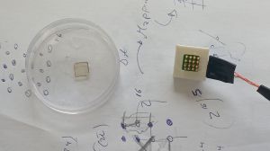 Desarrollan material inspirado en el cerebro que aprende a reconocer señales