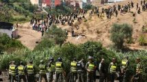 Imagen de Crisis migratoria en Ceuta: Marruecos frenó a cientos de migrantes que intentaron cruzar al sector español en África