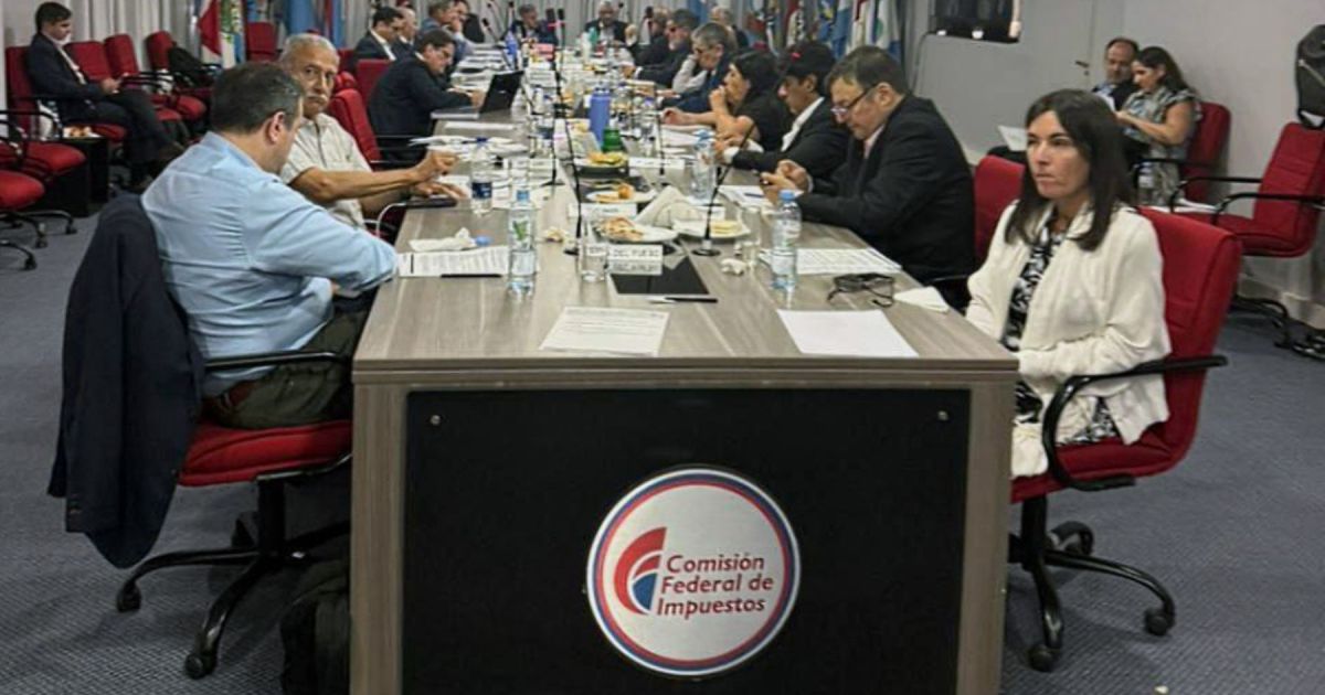 Vicente Alberto Pollola continúa como director de la Comisión Federal de Impuestos
