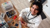 Imagen de De enseñar robótica a impulsar una ecoaldea: la historia de Alí, el viedmense que busca formar comunidades sustentables en Río Negro