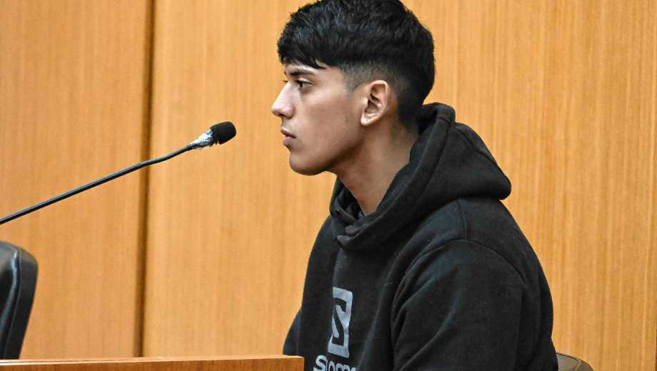 El imputado se presentó voluntariamente en la dependencia policial tras los múltiples procedimientos realizados por las fuerzas de seguridad en el Alto Valle. Foto Juan Thomes.