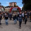 Imagen de Mozos y camareras demostraron su destreza en una competencia tradicional de la Fiesta de la Nieve