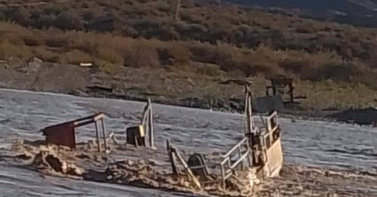 Recuperación de la Balsa Huitrín tras crecida del río Neuquén