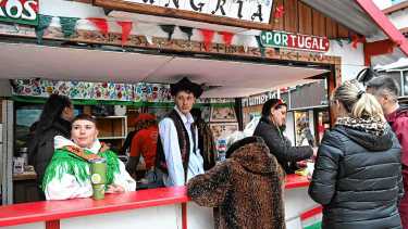 Así celebran las colectividades europeo-argentinas en la Fiesta de la Nieve en Bariloche