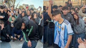 Batallas de aura: el nuevo fenómeno de las redes llegó a Roca y reunió decenas de niños