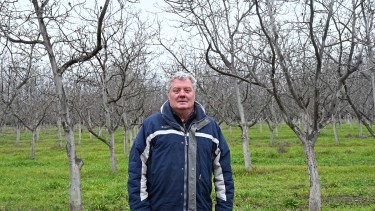 “Che, Carlitos, ¿y si compramos un poco de tierra?”: el geólogo que cambió el petróleo por los frutos secos en la Patagonia