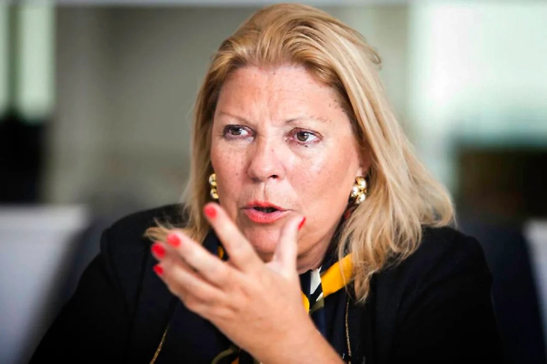 Imagen de Ley de Tierras: Carrió advirtió que denunciará a Milei por "traición a la patria" si avanza la reforma