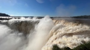 Iguazú cierra la Garganta del Diablo por 40 días para evitar daños ante una crecida histórica
