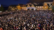 Imagen de Fiesta Nacional de la Nieve: Ángela Leiva hizo cantar a un Centro Cívico colmado en Bariloche