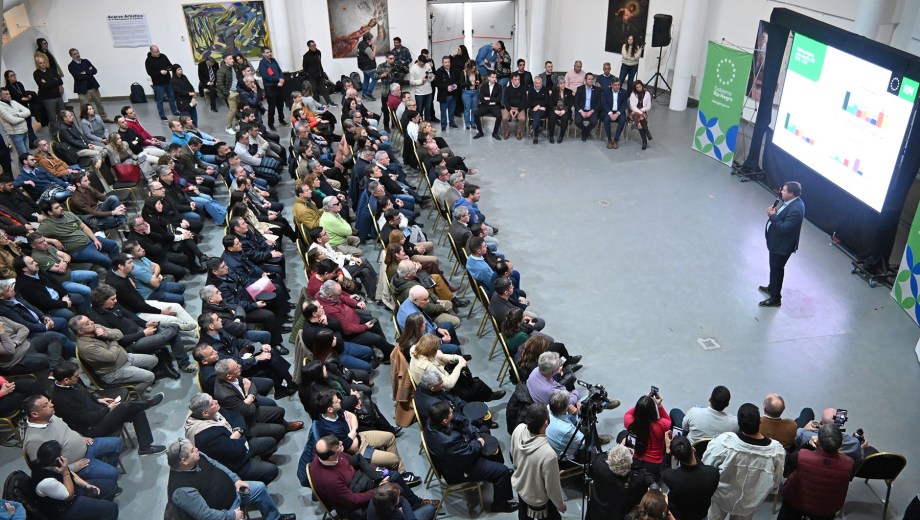 El acto se realizó en el Centro Cultural Cipolletti. Foto: Flor Salto. 