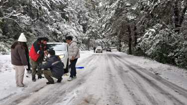 Corte preventivo del tránsito en el Circuito Chico de Bariloche y suspensión de clases