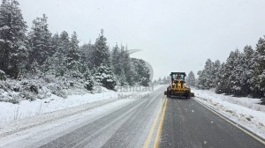 Corte total en Ruta 40 entre Villa La Angostura y la Ruta 237 por acumulación de nieve