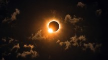 Imagen de Un eclipse solar convirtió el atardecer en noche para millones de europeos