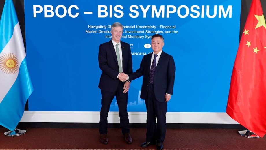 El presidente del Banco Central (BCRA), Santiago Bausili y su par de China, Pan Gongsheng en junio de este año. (Foto: gentileza)