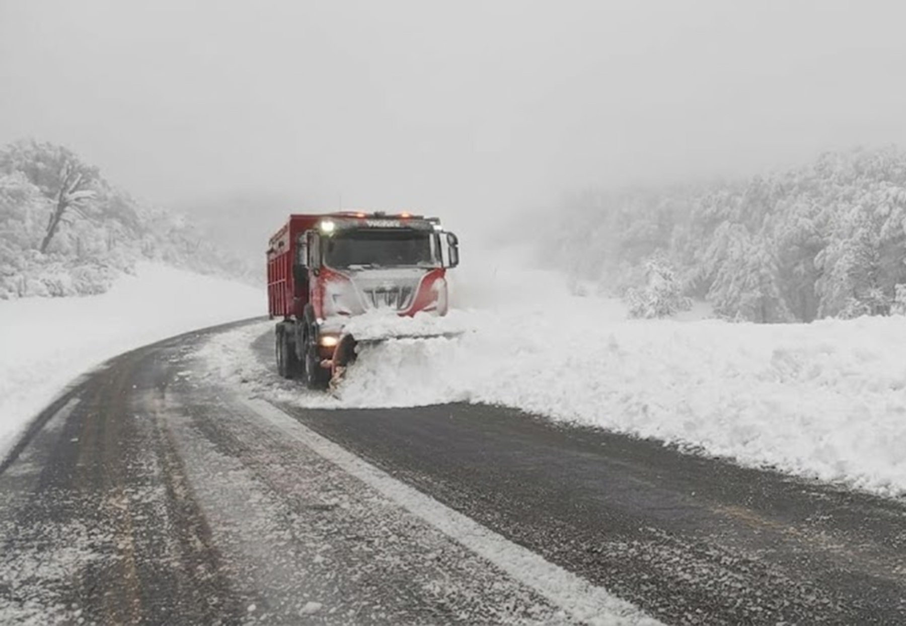 Neuquén restringe circulación de camiones y colectivos por mal clima