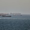 Imagen de Emiratos Árabes suspendió el comercio con Irán tras un ataque con misiles y el petróleo Brent se sostiene sobre los 91 dólares