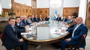 Weretilneck firmó con Nación el traspaso de las rutas 22 y 151 y el Tren del Valle: “Es un día histórico para la provincia”