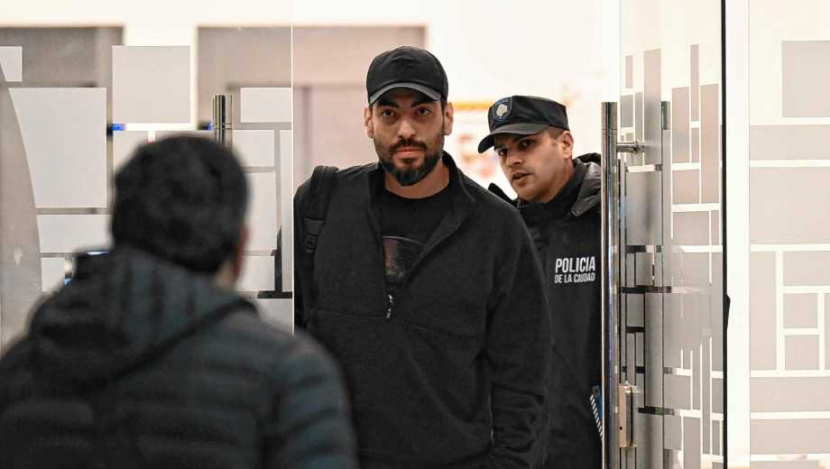 Facundo Moyano se retira esta noche luego de declarar. Foto: Pedro Lazaro Fernández Clarín.