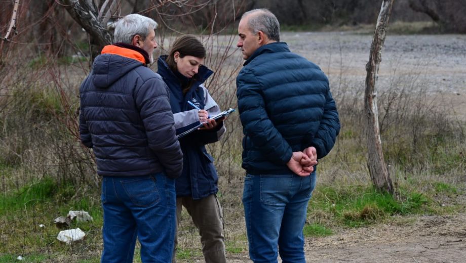 Neuquén multará a una empresa constructora por arrojar líquidos al río