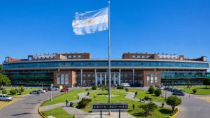 Extranjeros deberán pagar por atención médica en Argentina: en qué hospitales nacionales se aplicará la nueva medida