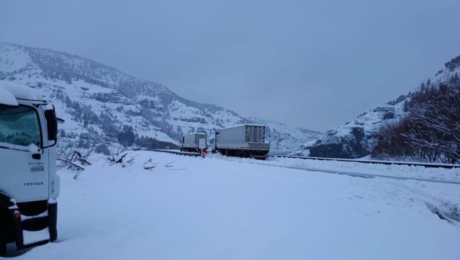 Ruta 40 y 237 complicadas por la nieve: cuáles son los caminos alternativos para llegar a Bariloche y San Martín de los Andes