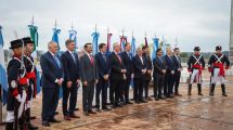 Imagen de Luis Caputo y Diego Santilli reciben a los gobernadores del Norte Grande para avanzar con el reclamo por las «zonas cálidas»