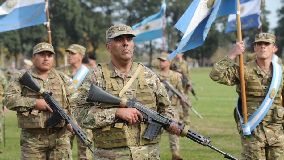 El Gobierno de Javier Milei analiza un aumento salarial para las Fuerzas Armadas y de Seguridad