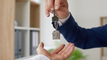 Quiénes podrán acceder a la nueva línea de créditos hipotecarios con fondos de Anses que anunció el Gobierno