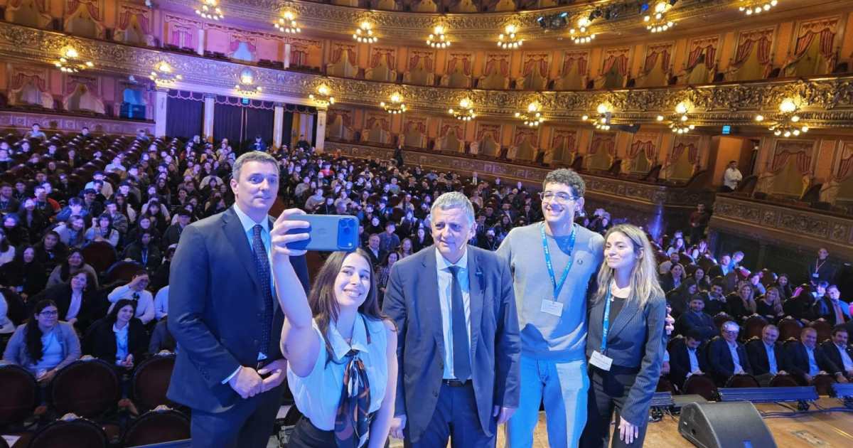 La Fundación YPF conmemora 30 años en su Encuentro Anual de Becarios