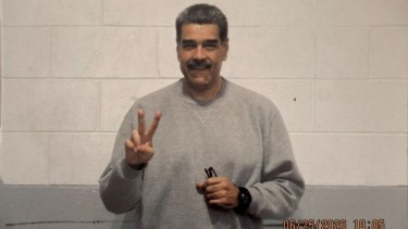 Nueva foto de Nicolás Maduro desde una cárcel de Estados Unidos: «Estamos firmes», el mensaje que difundió su cuenta de «X»