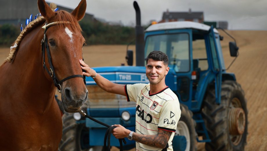 Exequiel Palacios fue presentado como nuevo futbolista del Ipswich Town de la Premier League. (Foto: @IpswichTown)