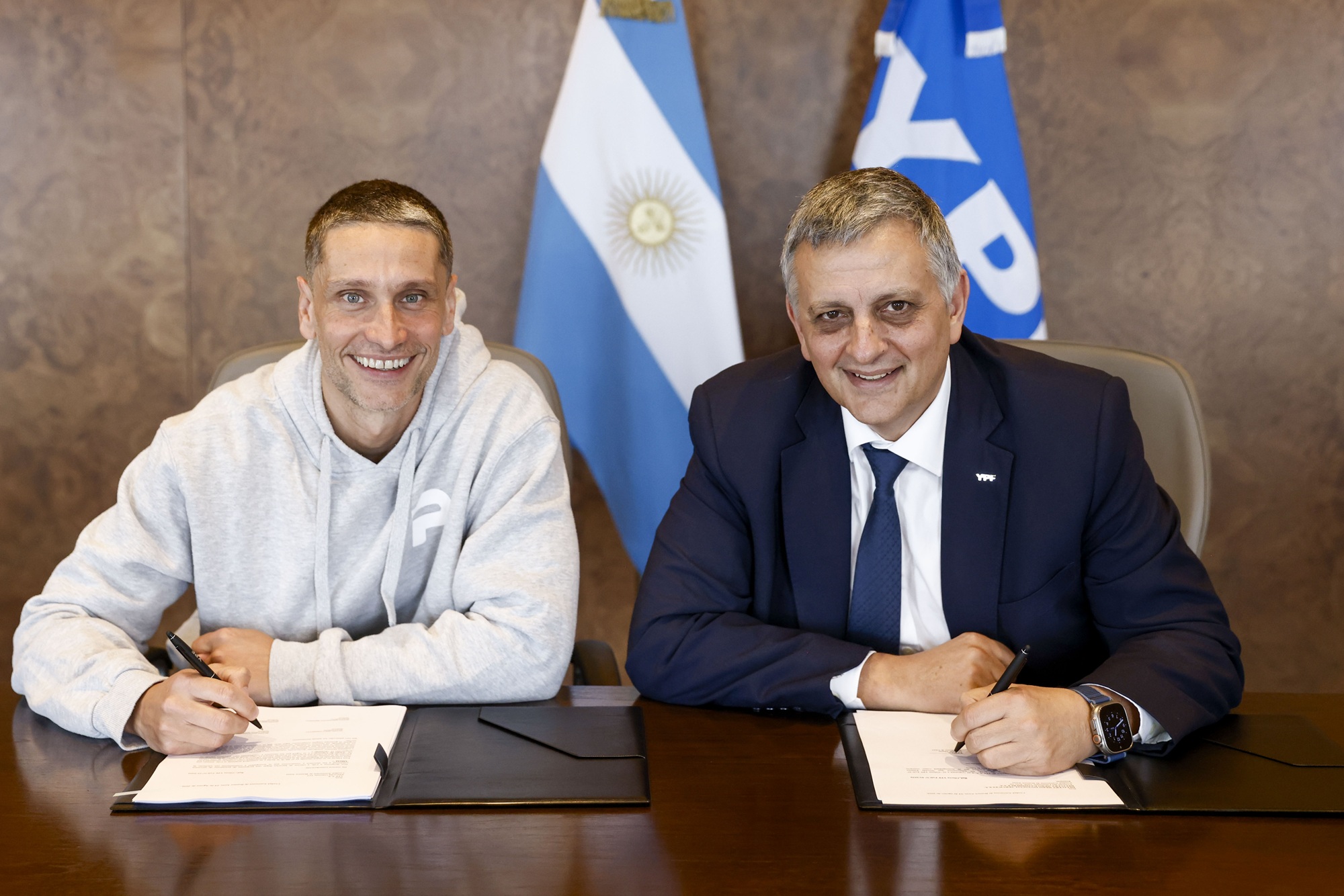 YPF y PedidosYa expanden el canal de delivery de las tiendas Full en Argentina