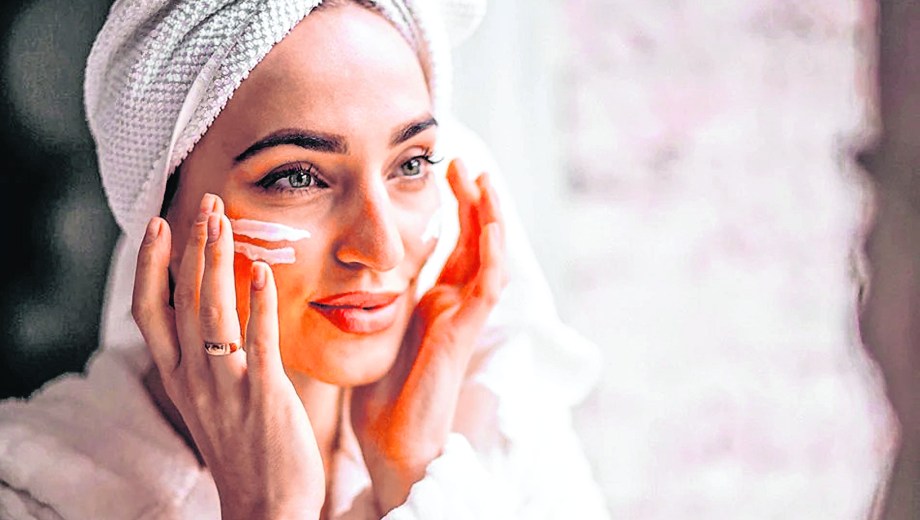 Garnier presenta Hidratantes Toque Seco. 