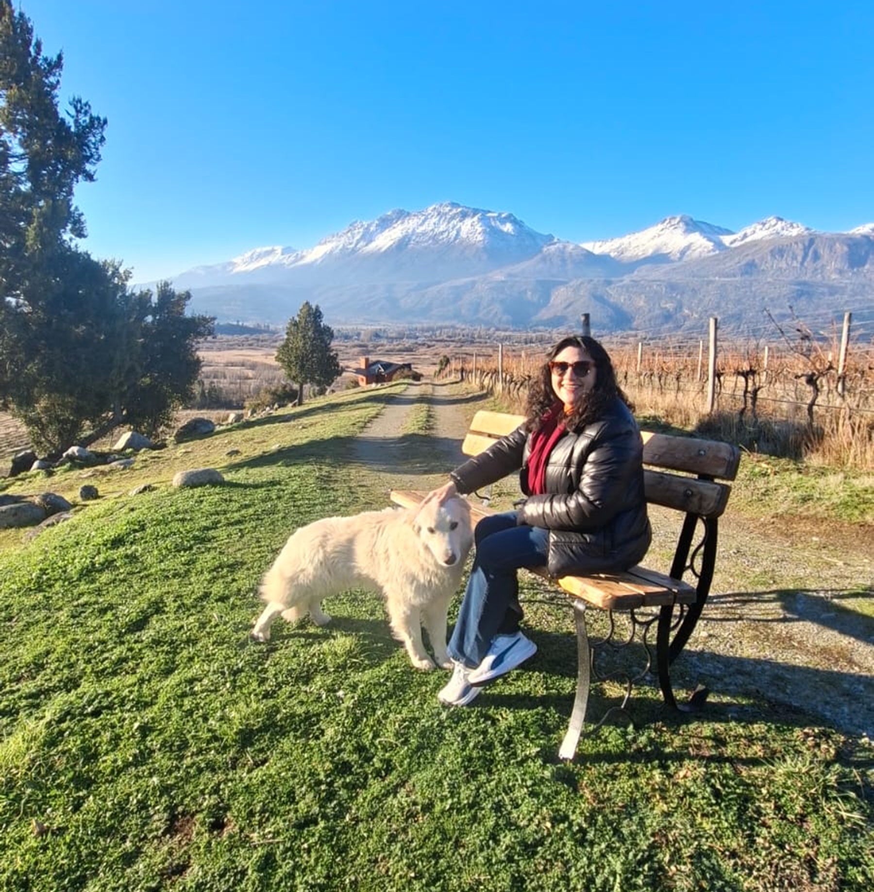 Karina López, la locutora que nació y trabaja en la radio de Trelew