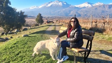 Su papá supo que había nacido a través del «Mensaje al poblador» y hoy es la voz detrás del micrófono en Chubut