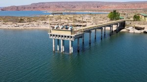 Cortarán el agua durante algunas horas por la turbidez del lago Barreales: afectará a Cutral Co y Plaza Huincul