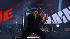 Fiesta de la Nieve 2026: Luck Ra cerró el show musical ante miles de personas en el Centro Cívico de Bariloche