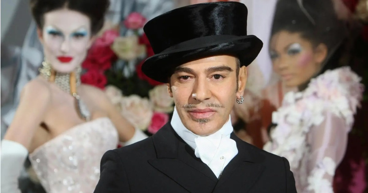 John Galliano se baja de la MET Gala 2027 y el museo busca nuevo tema