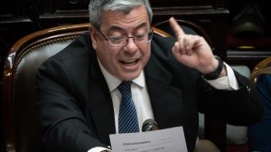 Tensión en Diputados: el fuerte cruce entre Menem y Martínez por la reforma del Banco Central